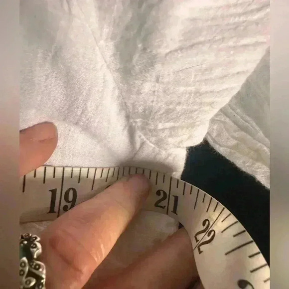 Caily22 size large white 100 % cotton ruffle front long sleeve button down. - Picture 9 of 12